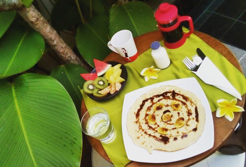 요그야카르타 The Patio Yogya 아파트 외부 사진