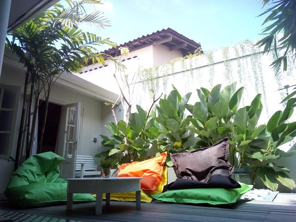 요그야카르타 The Patio Yogya 아파트 외부 사진